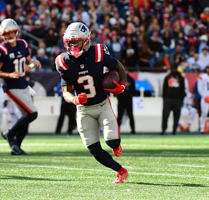 DeMario Douglas
